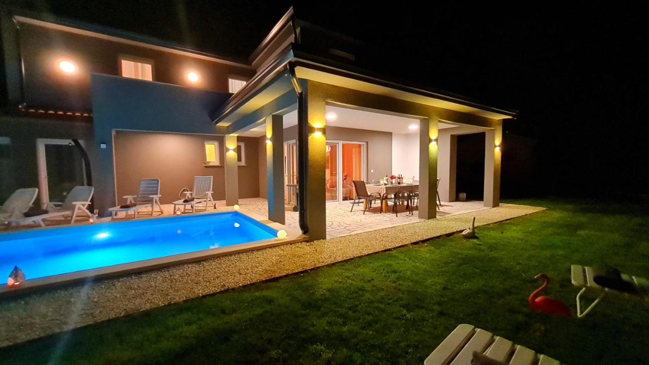 Villa Robert Kastelir Exterior photo