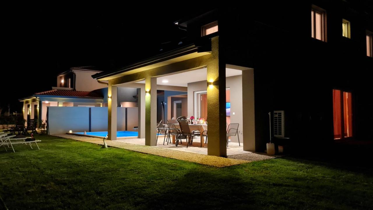Villa Robert Kastelir Exterior photo