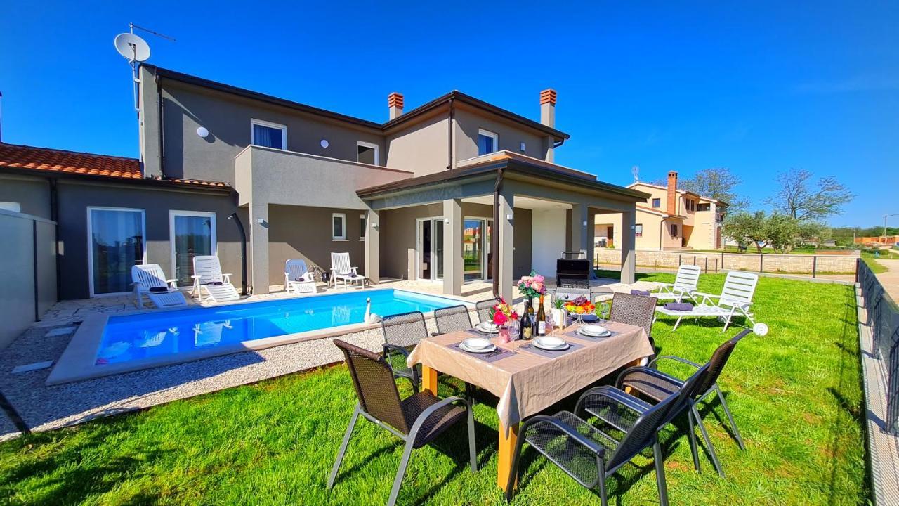 Villa Robert Kastelir Exterior photo
