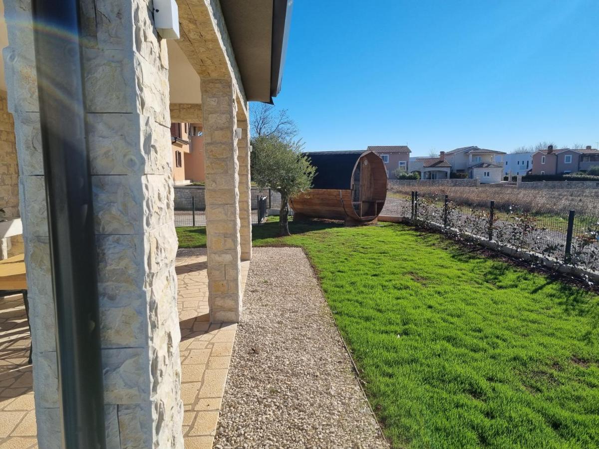 Villa Robert Kastelir Exterior photo